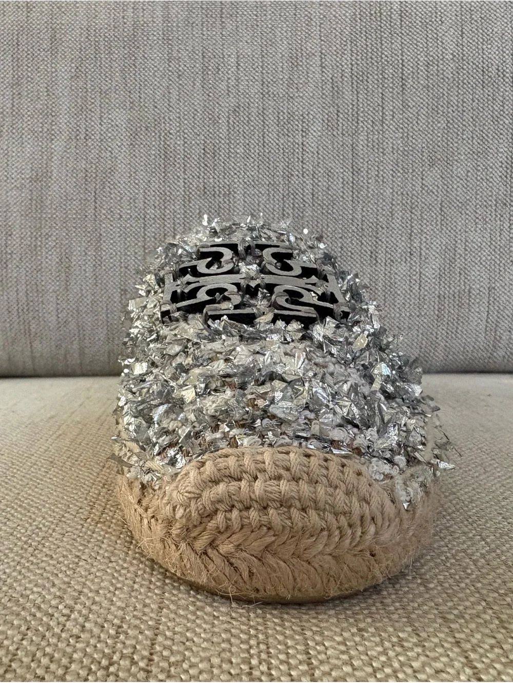 New TORY BURCH TWEED ESPADRILLE IVORY & METALLIC SILVER THREAD Size 7